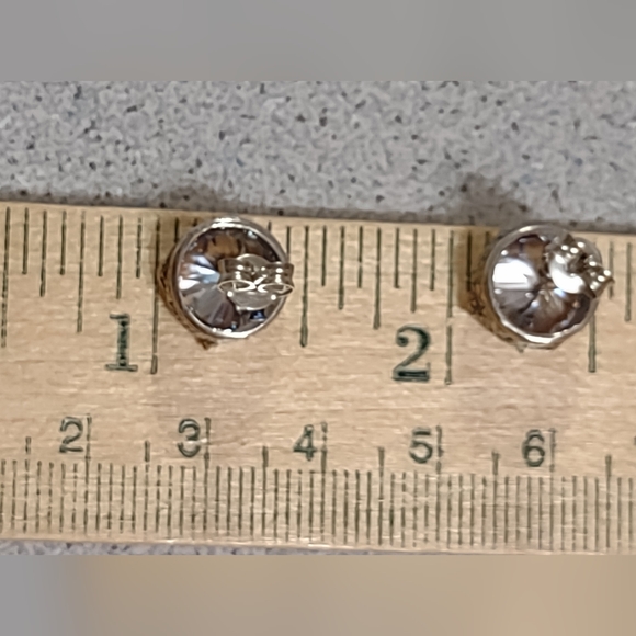 Firm Final price!*Large cubic ear studs - Picture 6 of 7